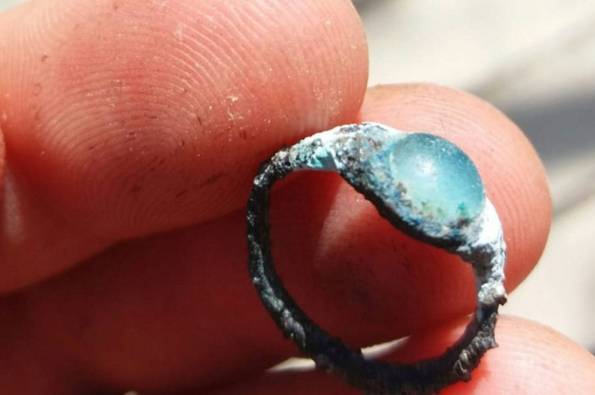  Chiếc nhẫn quý 2.000 năm tuổi
