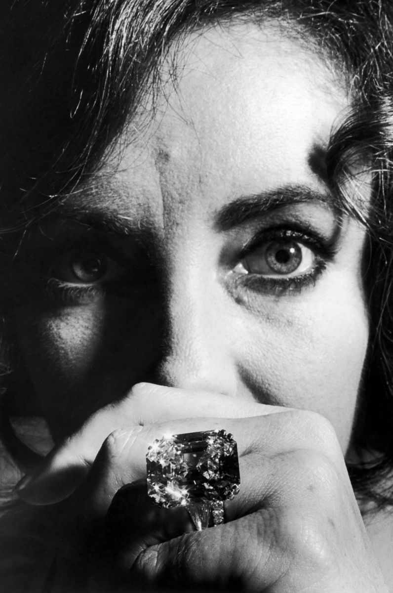 chiếc nhẫn đính hôn của Elizabeth Taylor